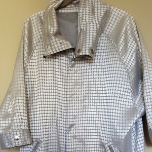 Super Comfy spring jacket. Gray with pockets!